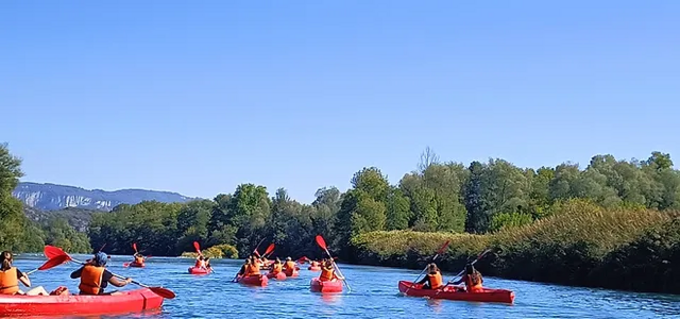 kayak photo 2.png